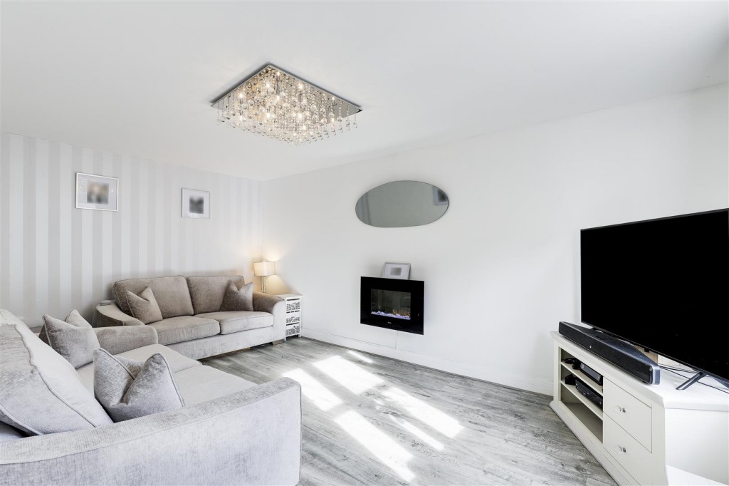 Rothbury Close, Arnold, Nottinghamshire, NG5 8UE