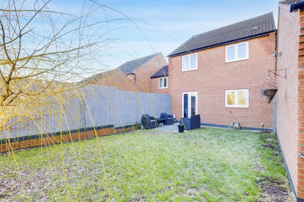 Rothbury Close, Arnold, Nottinghamshire, NG5 8UE