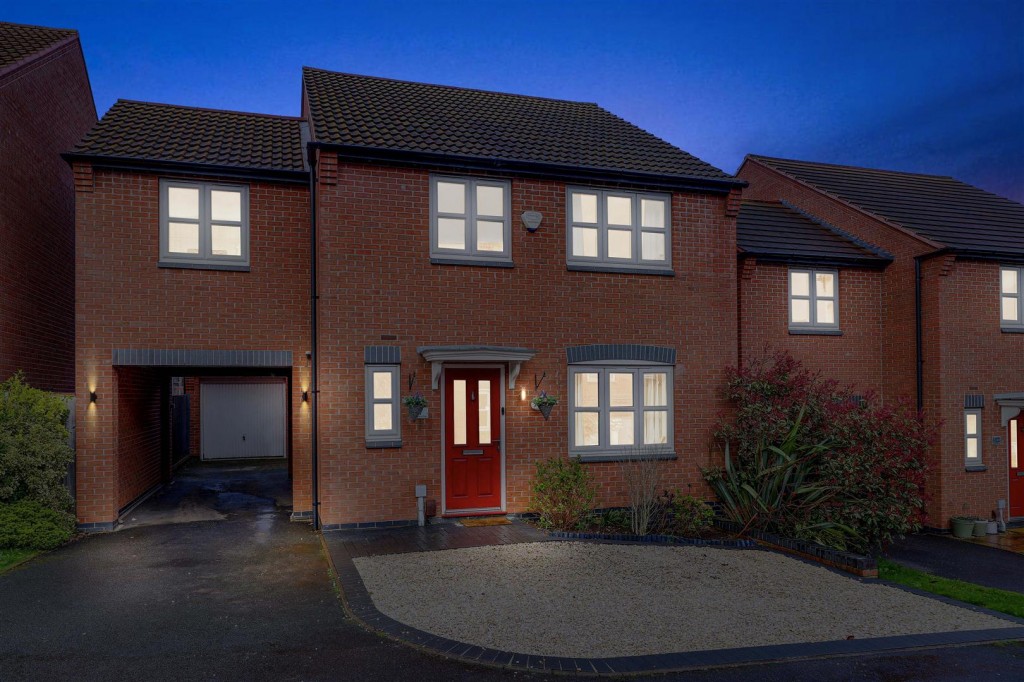 Rothbury Close, Arnold, Nottinghamshire, NG5 8UE