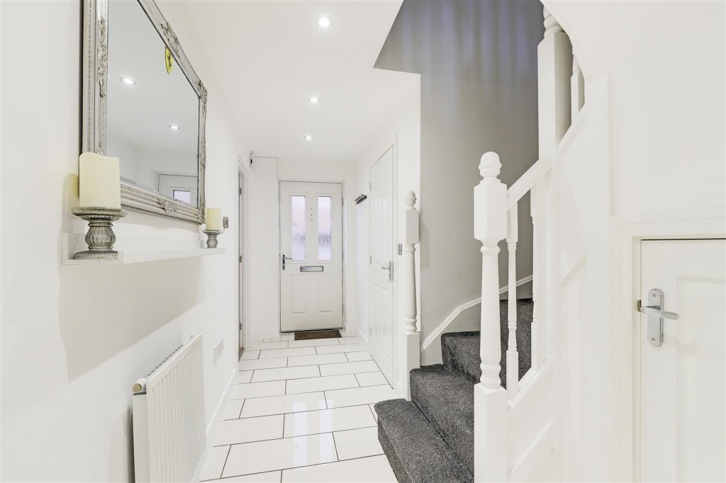 Rothbury Close, Arnold, Nottinghamshire, NG5 8UE