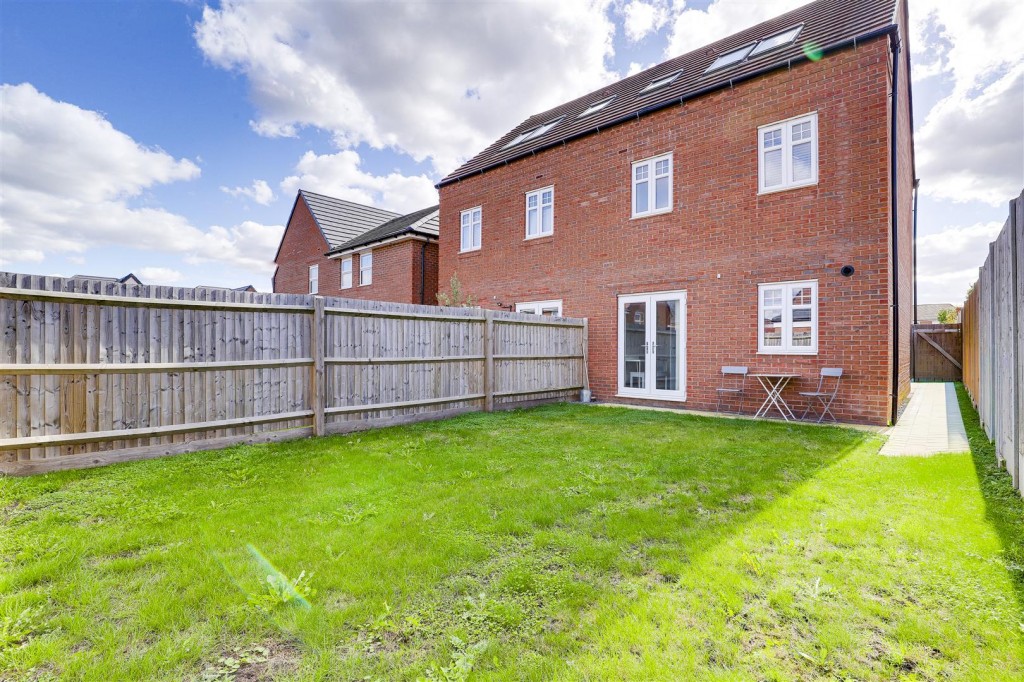 Evans Road, East Leake, Loughborough, LE12 6AT