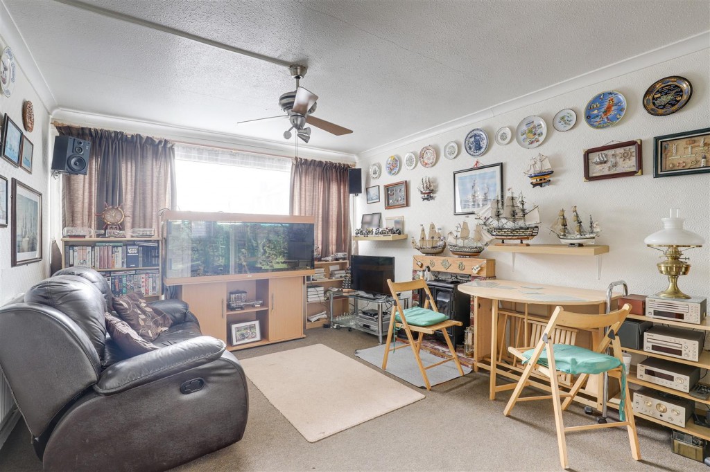 Abercarn Close, Bulwell, Nottinghamshire, NG6 8JD