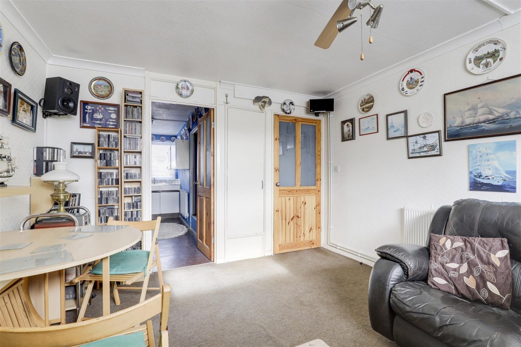 Abercarn Close, Bulwell, Nottinghamshire, NG6 8JD