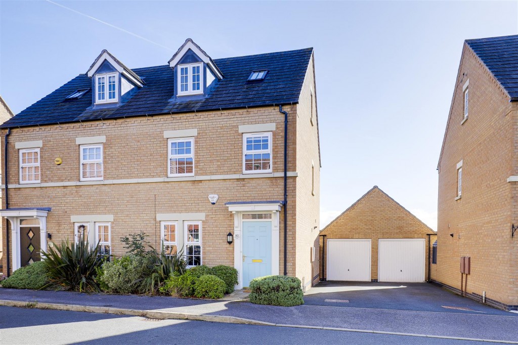 Ashington Drive, Arnold, Nottinghamshire, NG5 8UA