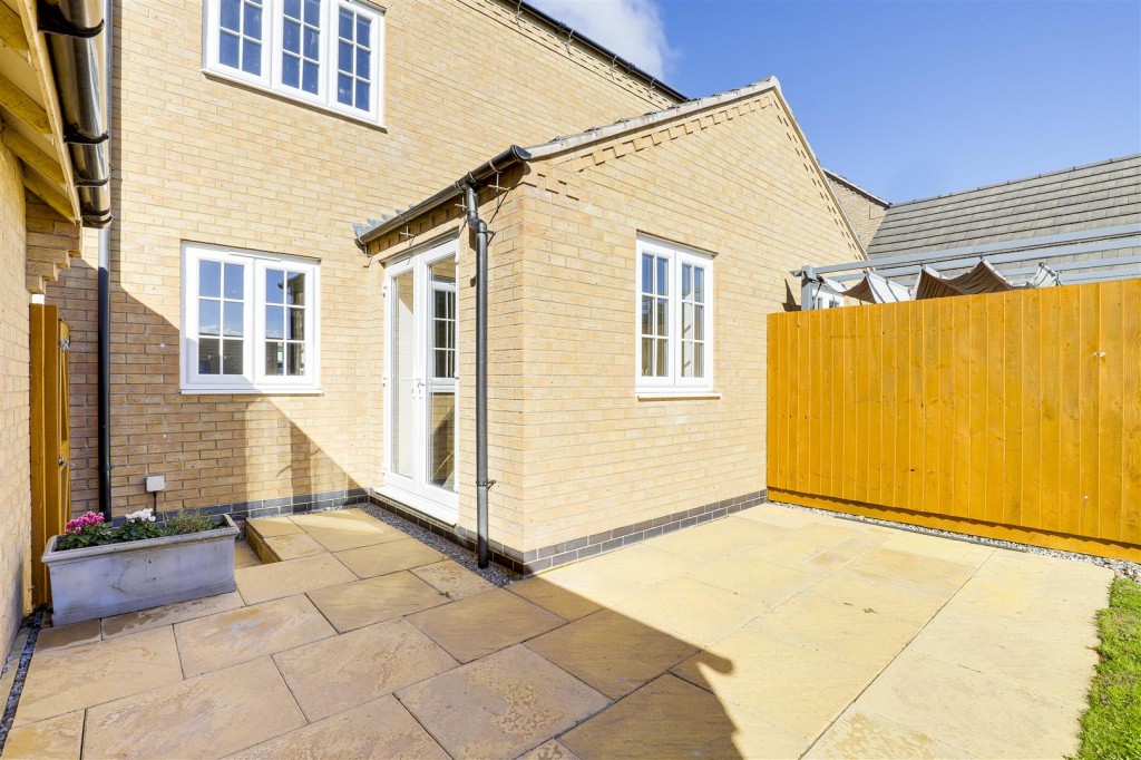 Ashington Drive, Arnold, Nottinghamshire, NG5 8UA