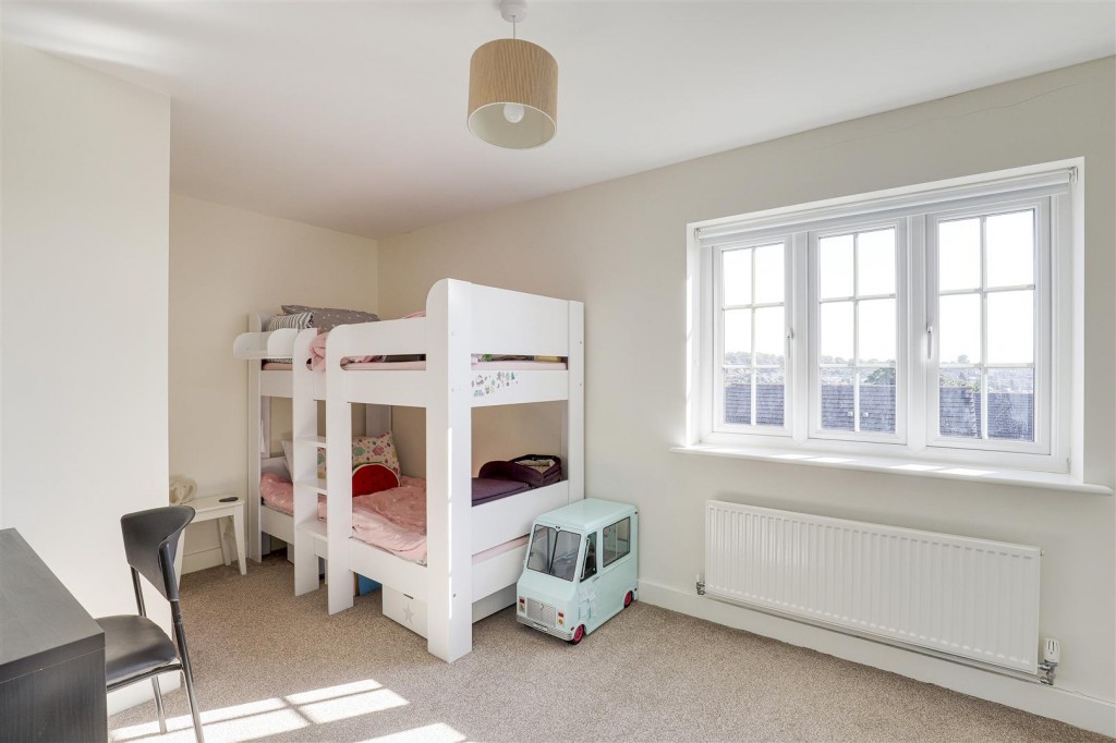 Ashington Drive, Arnold, Nottinghamshire, NG5 8UA