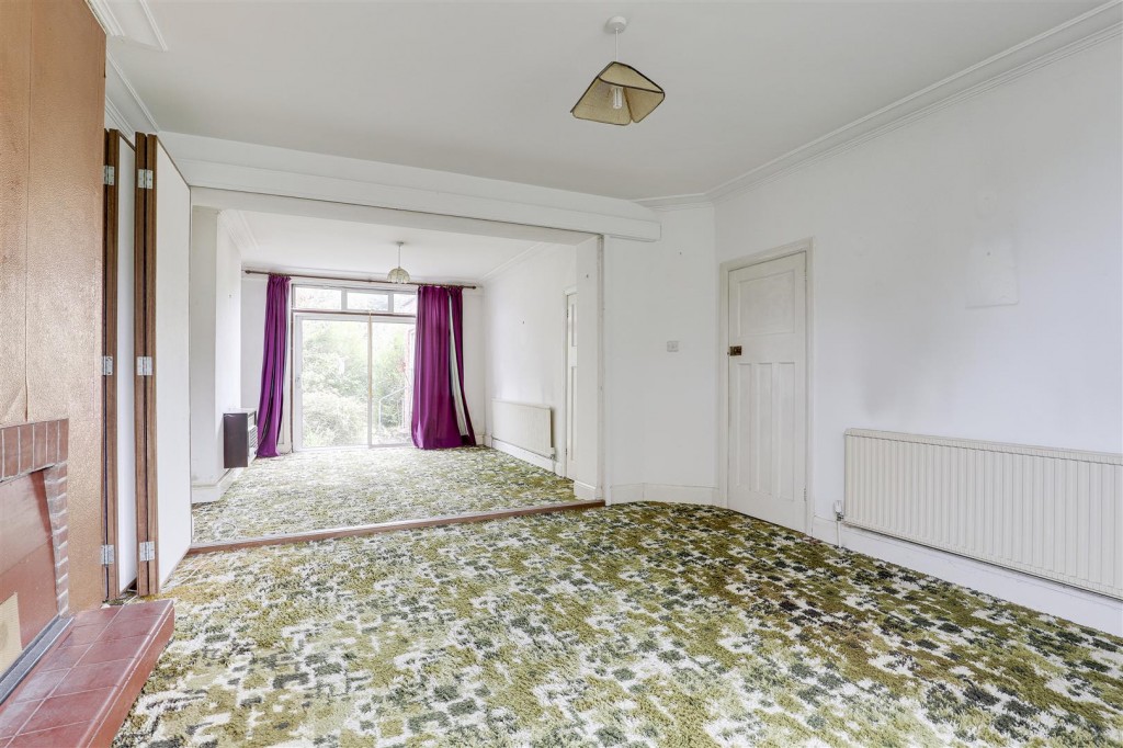 Adbolton Grove, West Bridgford, Nottinghamshire, NG2 5AR