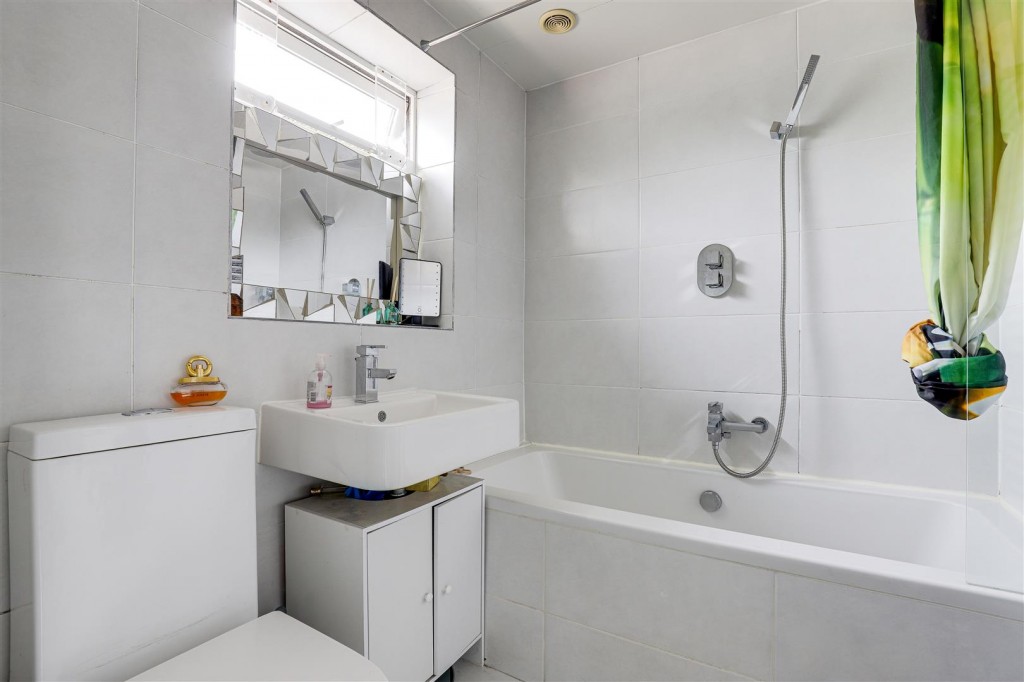 Fairmead Close, Mapperley, Nottinghamshire, NG3 3EQ