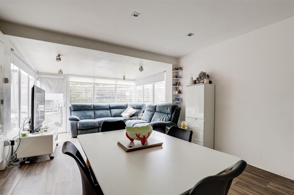 Fairmead Close, Mapperley, Nottinghamshire, NG3 3EQ