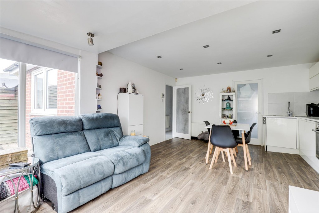 Fairmead Close, Mapperley, Nottinghamshire, NG3 3EQ