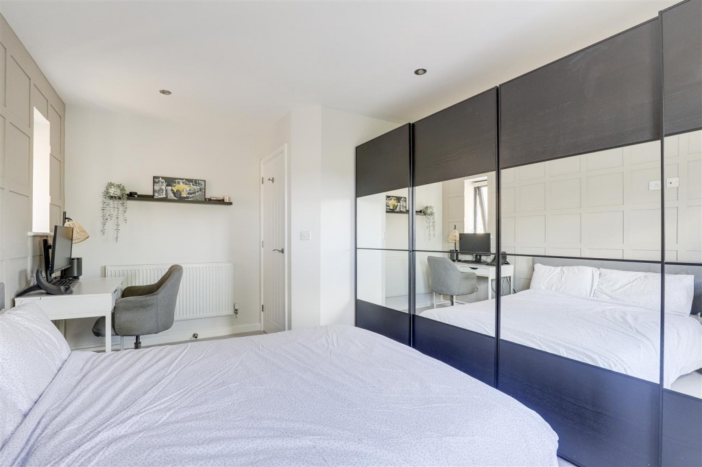 Radcliffe Road, Gamston, Nottinghamshire, NG2 6NR