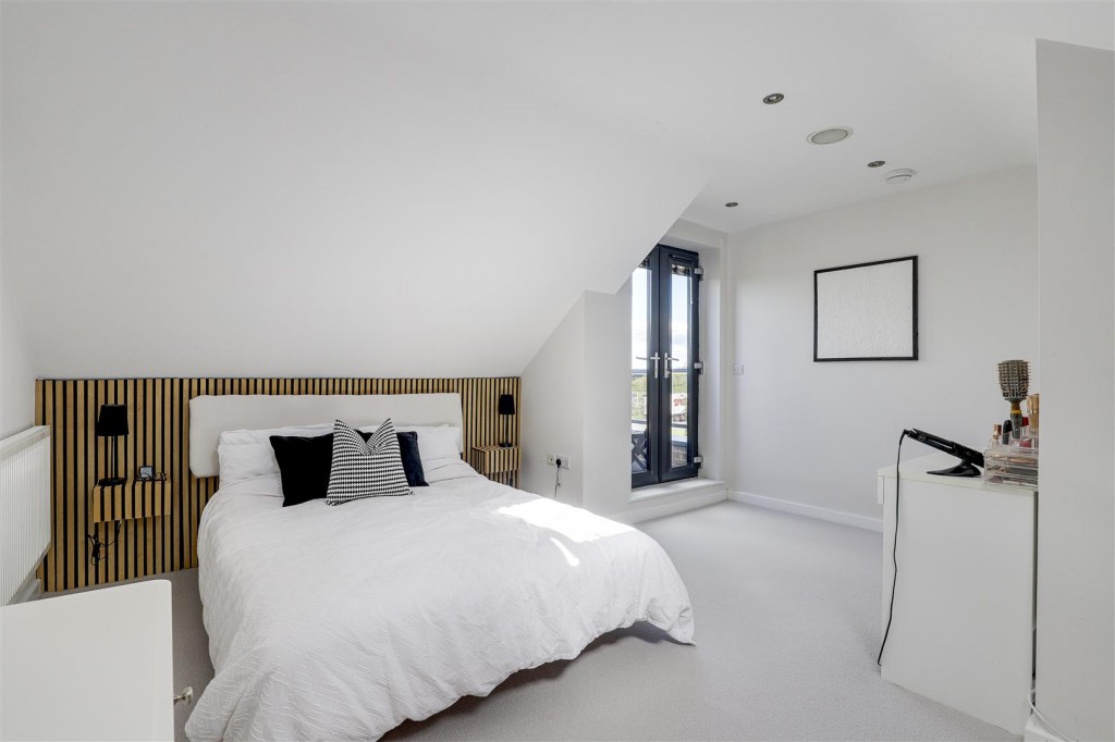 Radcliffe Road, Gamston, Nottinghamshire, NG2 6NR