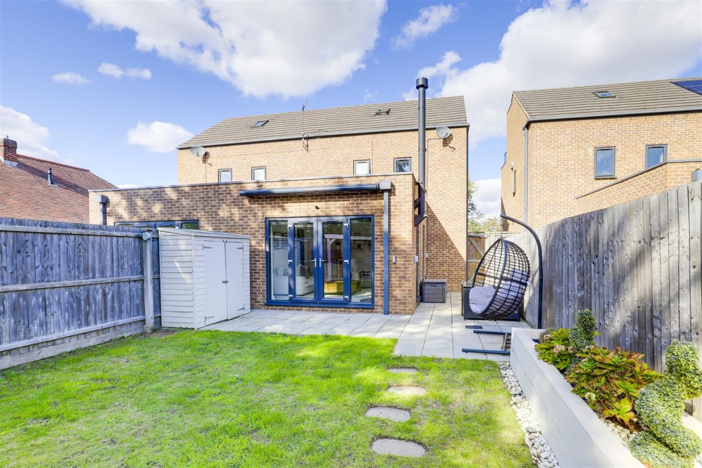 Radcliffe Road, Gamston, Nottinghamshire, NG2 6NR