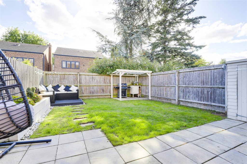 Radcliffe Road, Gamston, Nottinghamshire, NG2 6NR