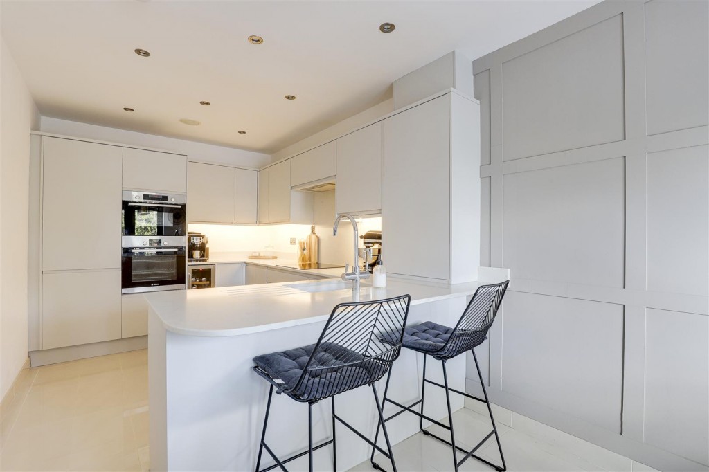 Radcliffe Road, Gamston, Nottinghamshire, NG2 6NR