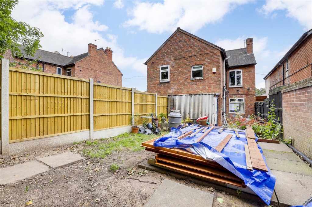 Redhill Road, Arnold, Nottinghamshire, NG5 8GX