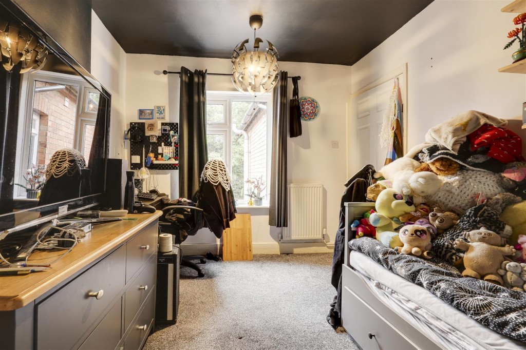 Redhill Road, Arnold, Nottinghamshire, NG5 8GX