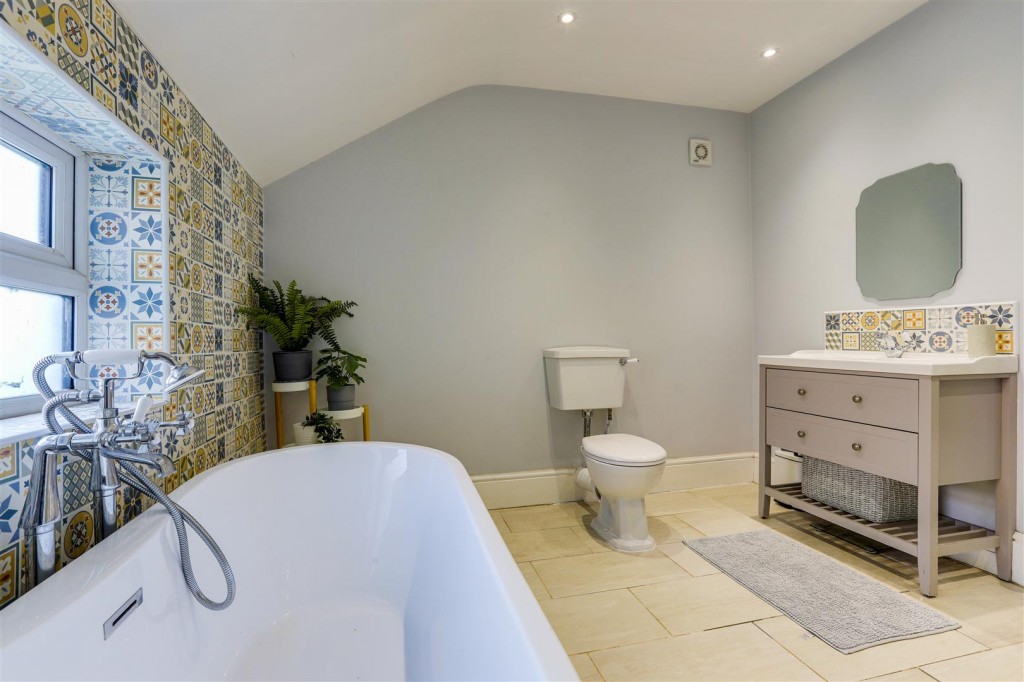 Longmoor Lane, Sandiacre, Derbyshire, NG10 5JN