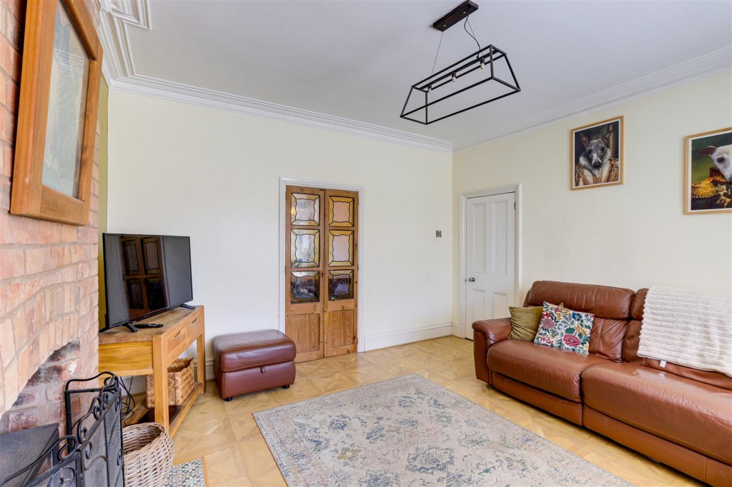 Longmoor Lane, Sandiacre, Derbyshire, NG10 5JN