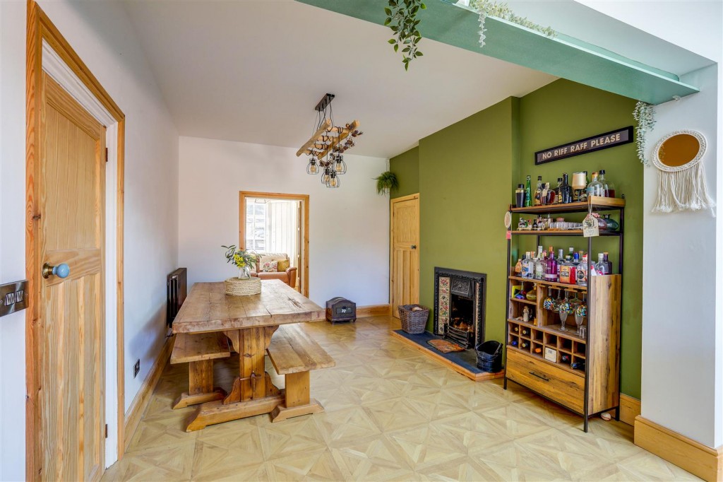 Longmoor Lane, Sandiacre, Derbyshire, NG10 5JN