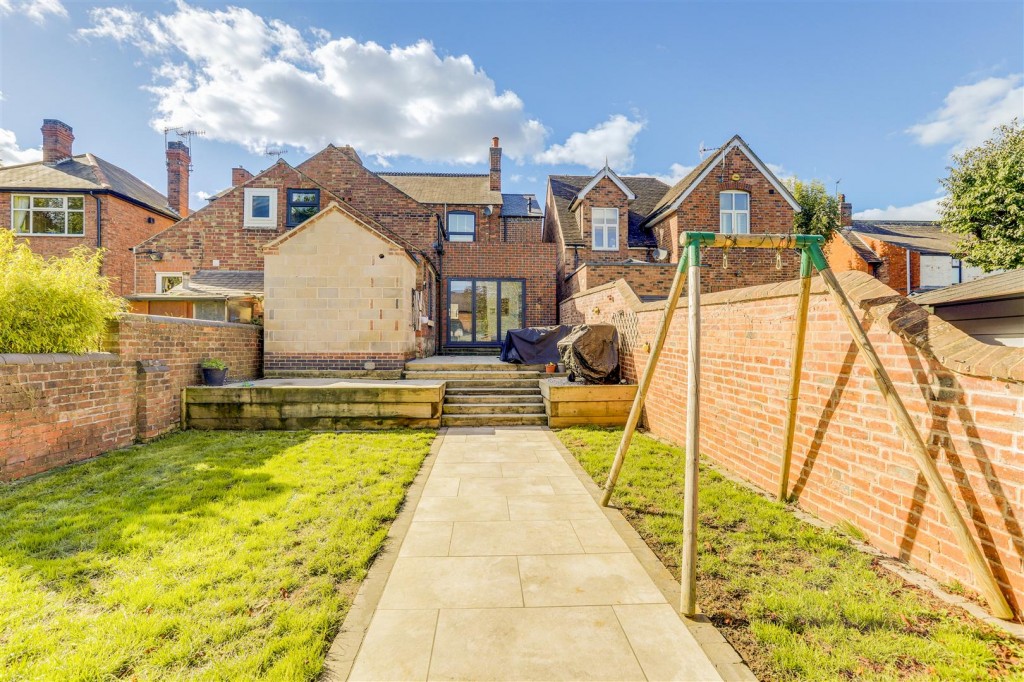 Longmoor Lane, Sandiacre, Derbyshire, NG10 5JN