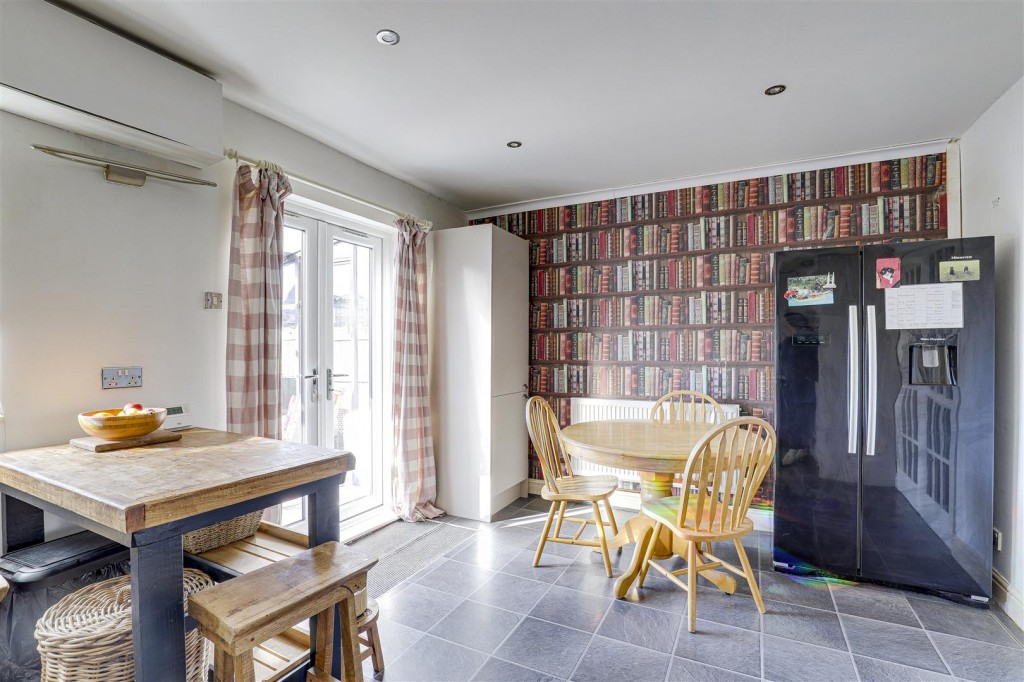 Victor Crescent, Sandiacre, Nottinghamshire, NG10 5JS