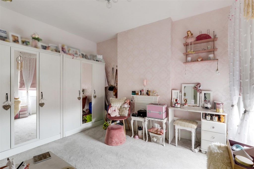 Carlton Hill, Carlton, Nottinghamshire, NG4 1GL