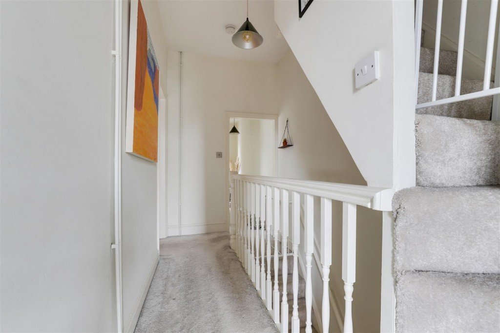 Carlton Hill, Carlton, Nottinghamshire, NG4 1GL