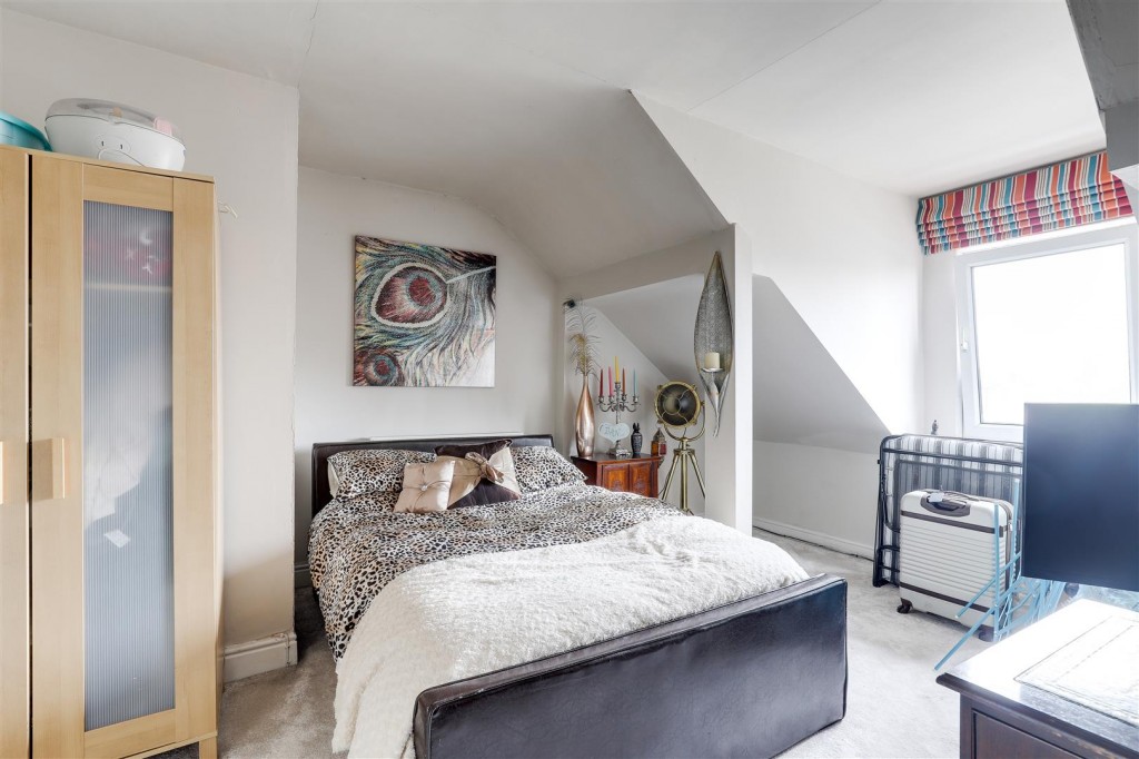 Carlton Hill, Carlton, Nottinghamshire, NG4 1GL