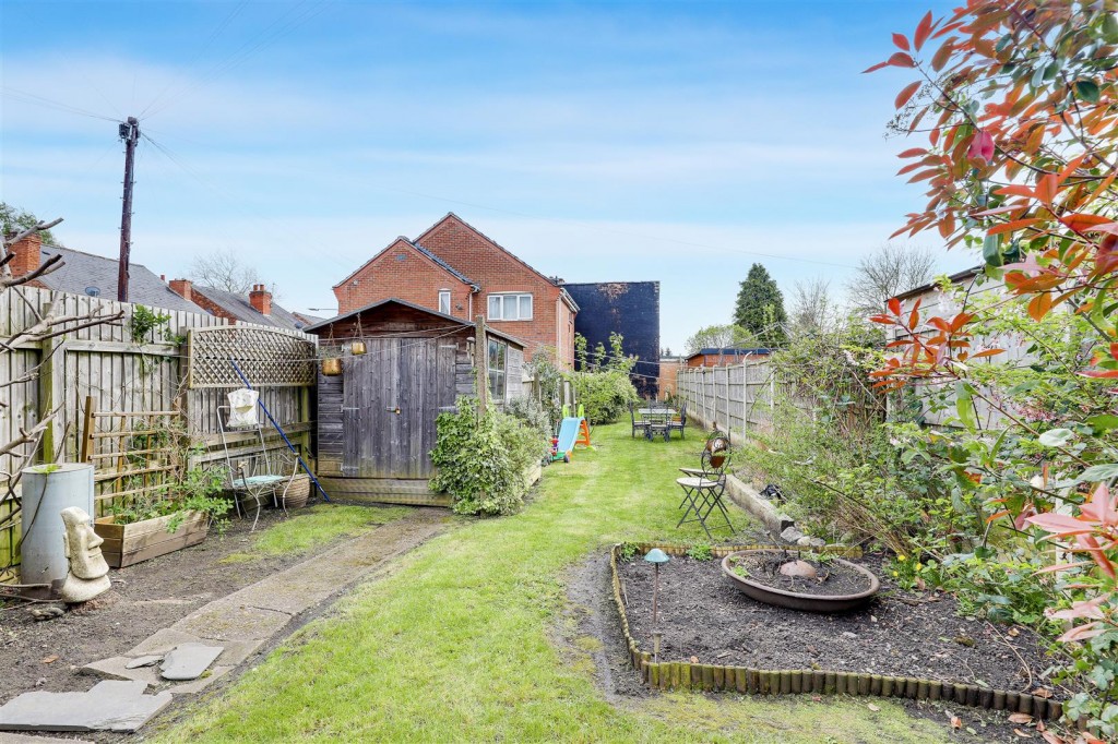 Carlton Hill, Carlton, Nottinghamshire, NG4 1GL