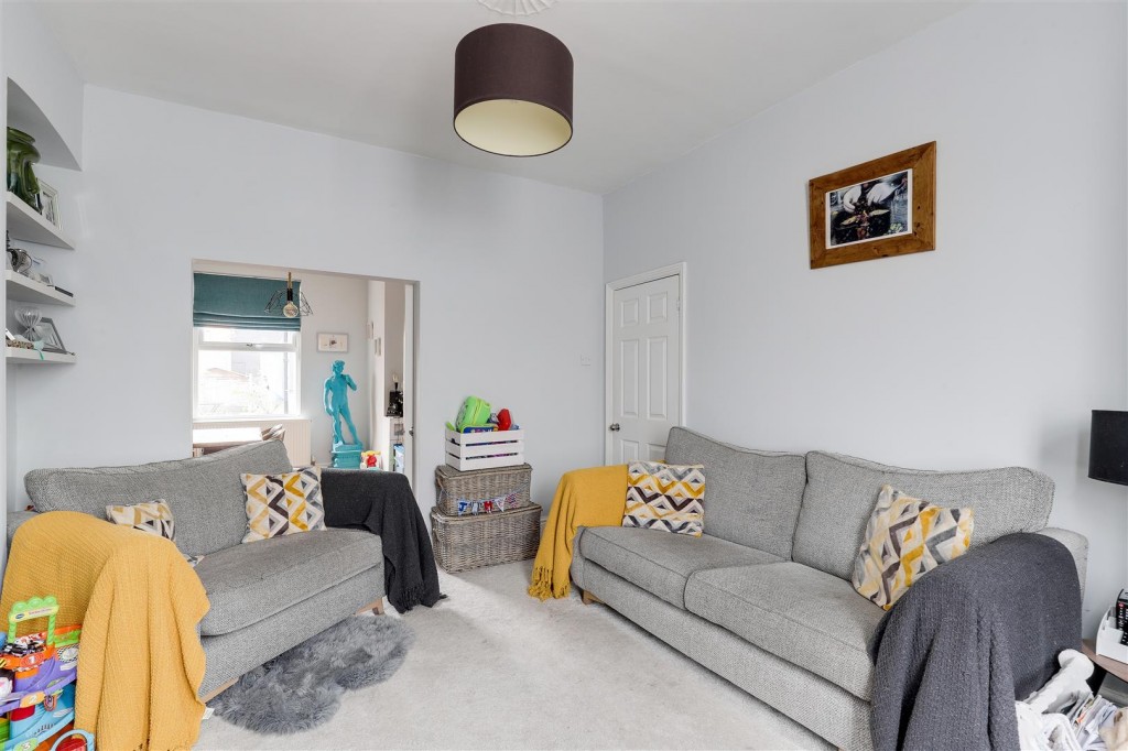 Carlton Hill, Carlton, Nottinghamshire, NG4 1GL