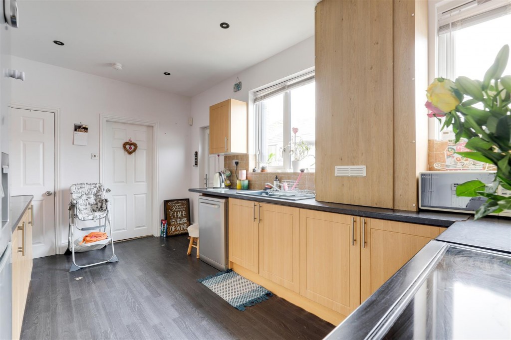 Carlton Hill, Carlton, Nottinghamshire, NG4 1GL