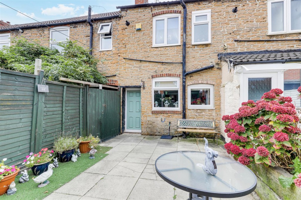 West Terrace, Hucknall, Nottinghamshire, NG15 7GD