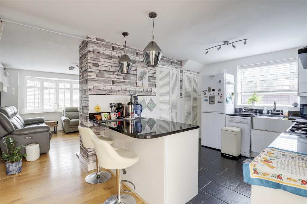 Longmoor Road, Long Eaton, Derbyshire, NG10 4FQ