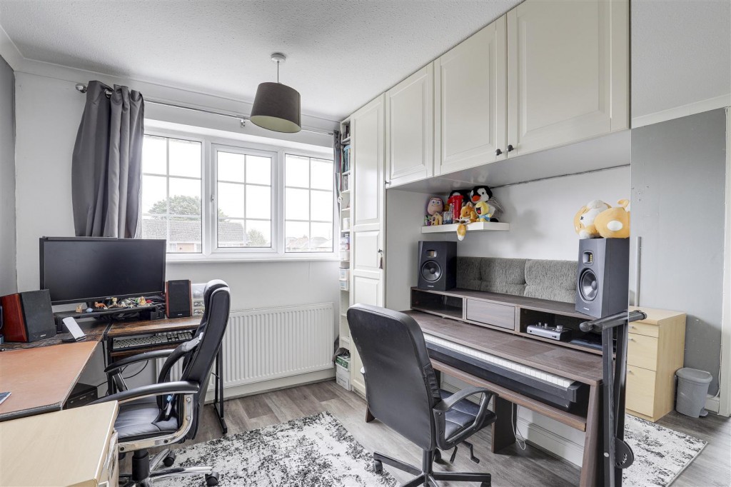 Longmoor Road, Long Eaton, Derbyshire, NG10 4FQ