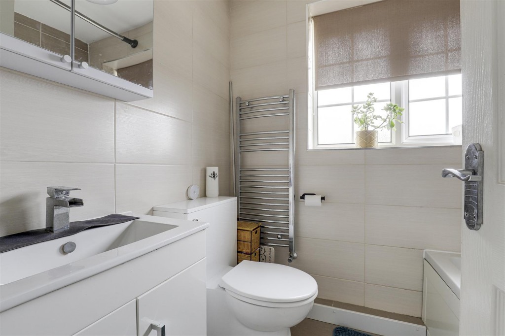 Longmoor Road, Long Eaton, Derbyshire, NG10 4FQ