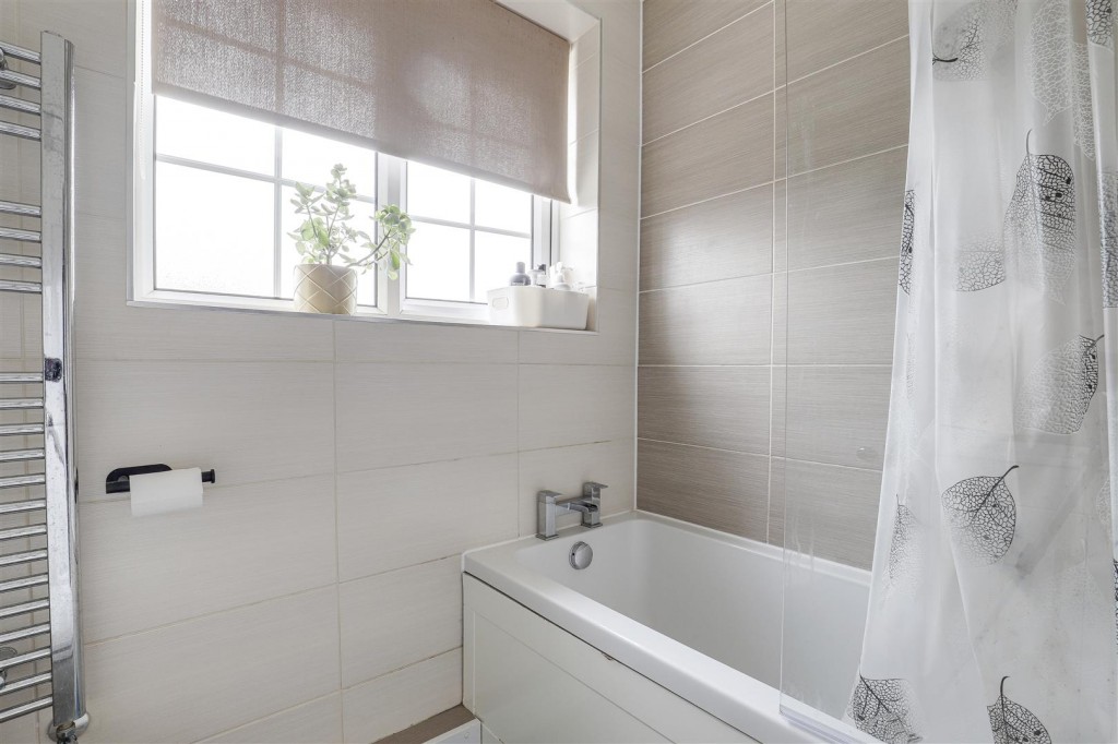 Longmoor Road, Long Eaton, Derbyshire, NG10 4FQ