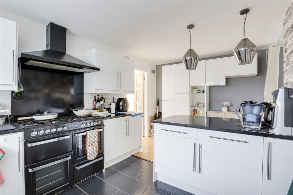 Longmoor Road, Long Eaton, Derbyshire, NG10 4FQ