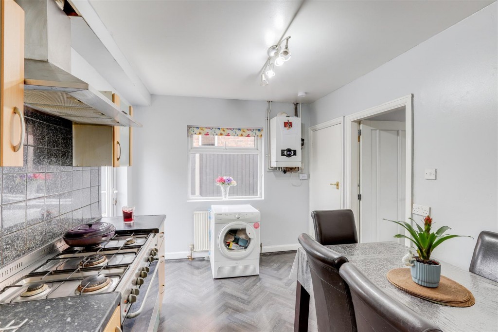 Plantation Road, Wollaton, Nottinghamshire, NG8 2ER