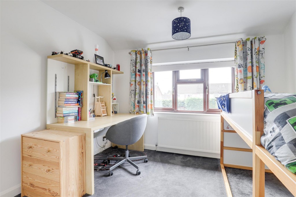 The Hollows, Silverdale, Nottinghamshire, NG11 7FJ