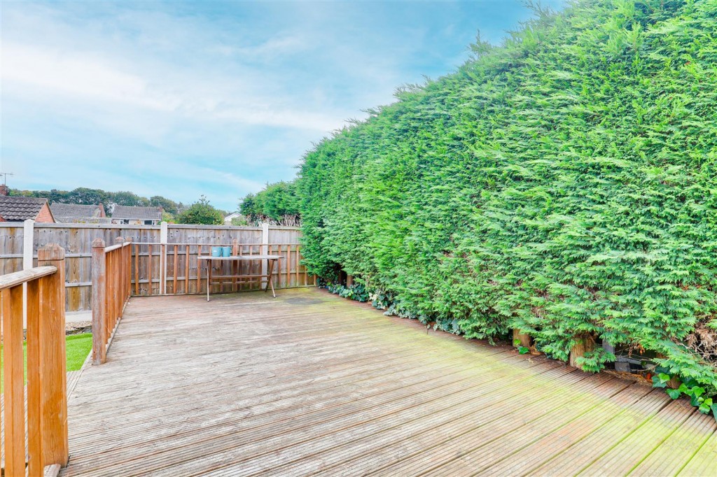 The Hollows, Silverdale, Nottinghamshire, NG11 7FJ