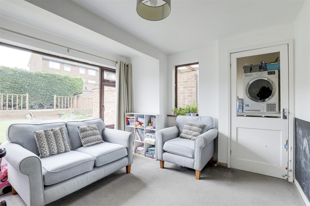 The Hollows, Silverdale, Nottinghamshire, NG11 7FJ