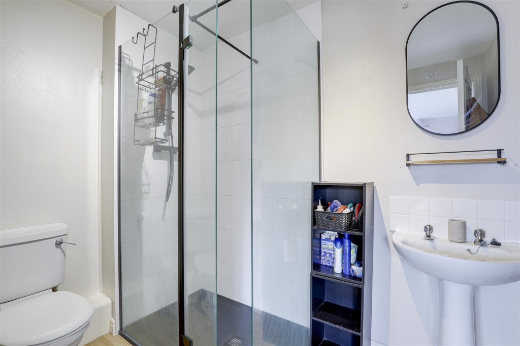 Moore Street, Nottinghamshire, NG6 8PL