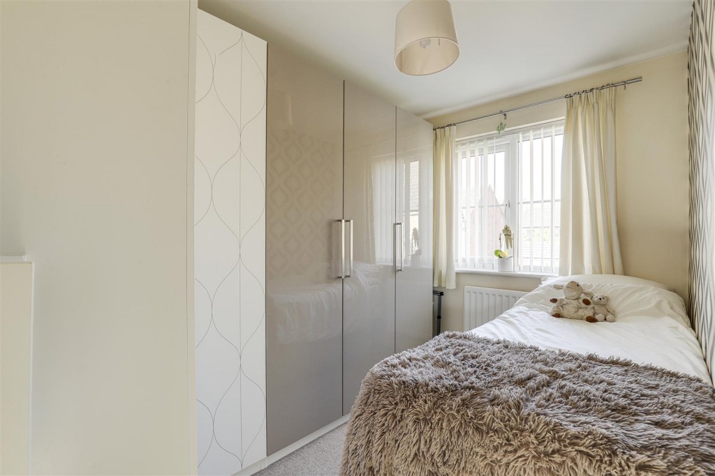 James Drive, Calverton, Nottinghamshire, NG14 6RJ