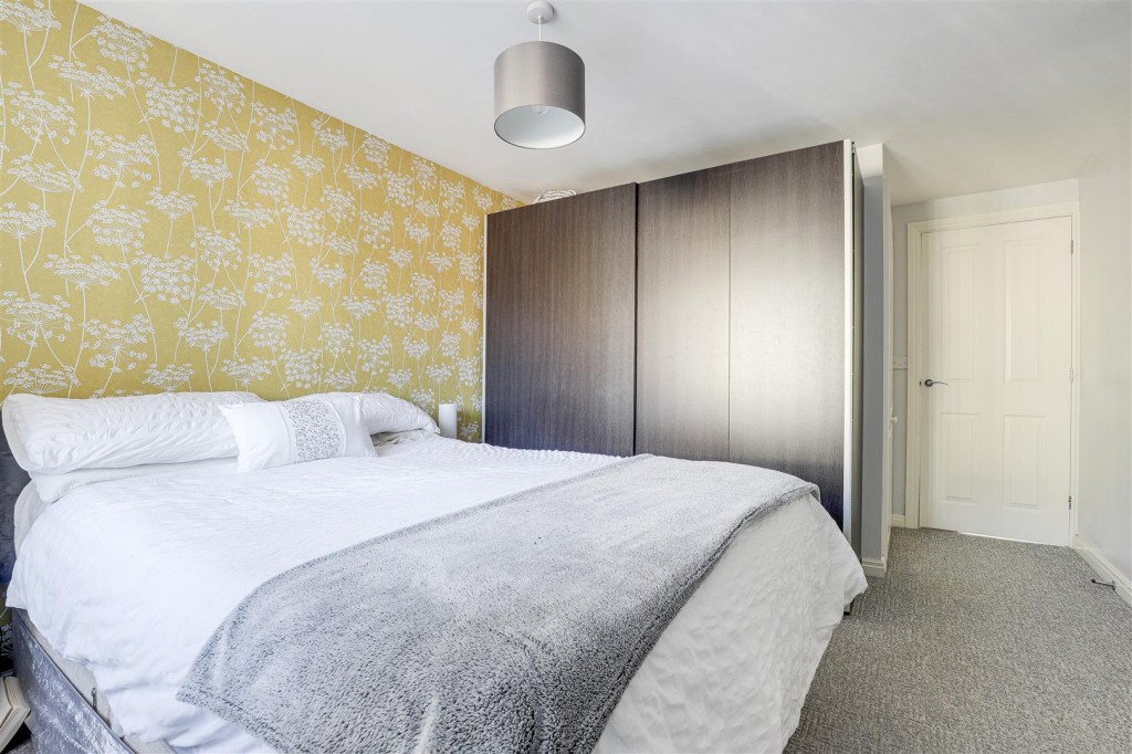 James Drive, Calverton, Nottinghamshire, NG14 6RJ