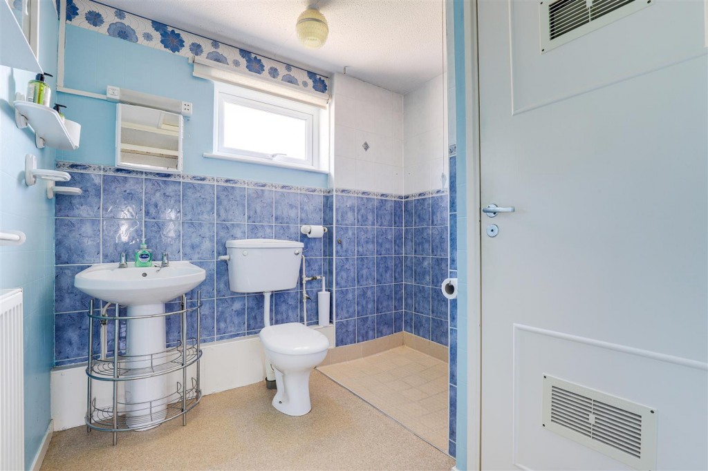 Fremount Drive, Beechdale, Nottinghamshire, NG8 3GL