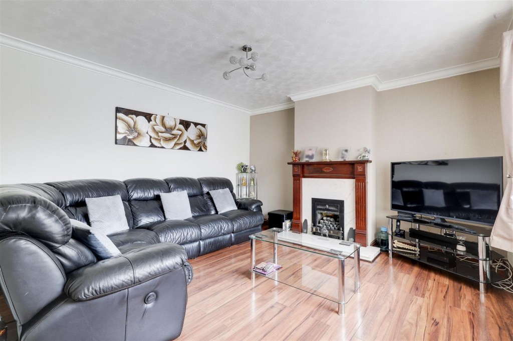 Ravenswood Road, Arnold, Nottinghamshire, NG5 7FQ