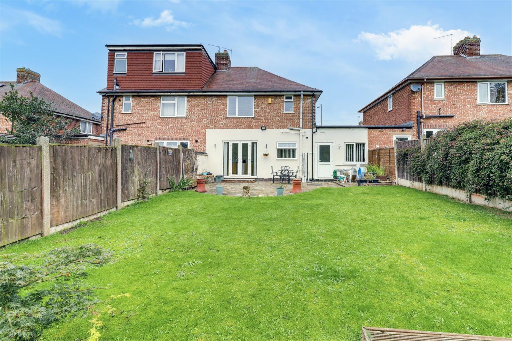 Ravenswood Road, Arnold, Nottinghamshire, NG5 7FQ