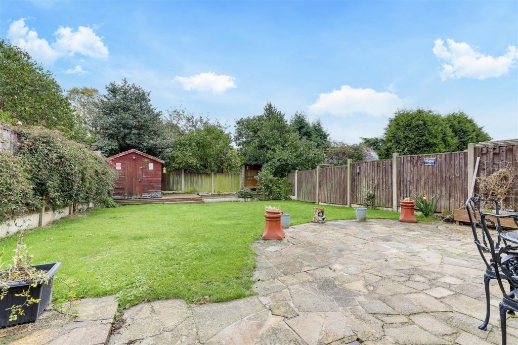 Ravenswood Road, Arnold, Nottinghamshire, NG5 7FQ