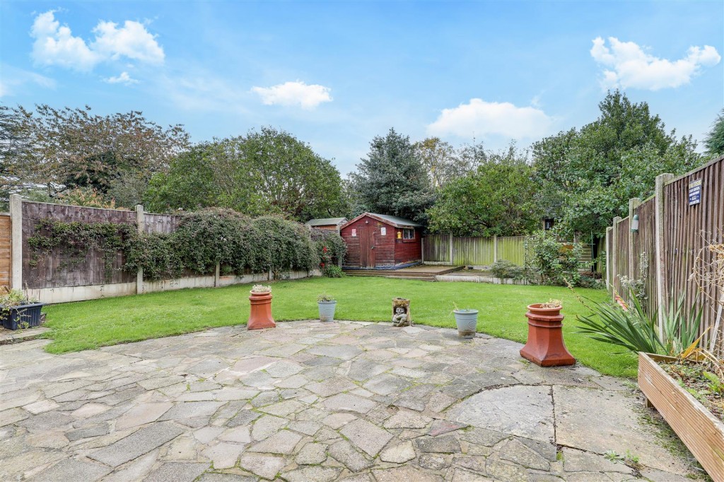 Ravenswood Road, Arnold, Nottinghamshire, NG5 7FQ